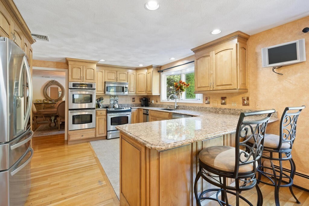 26 Wildwood Road Danvers, MA 01923 - Photo 8 of 42 Gallery Image 8