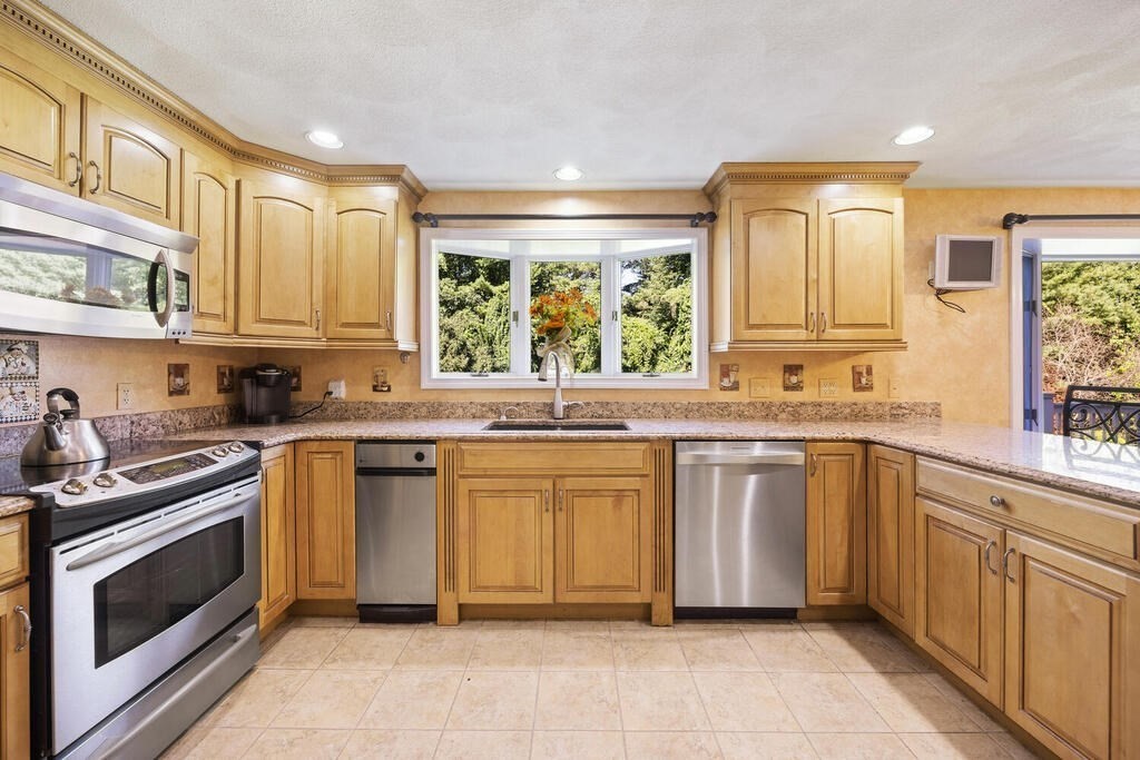 26 Wildwood Road Danvers, MA 01923 - Photo 10 of 42 Gallery Image 10