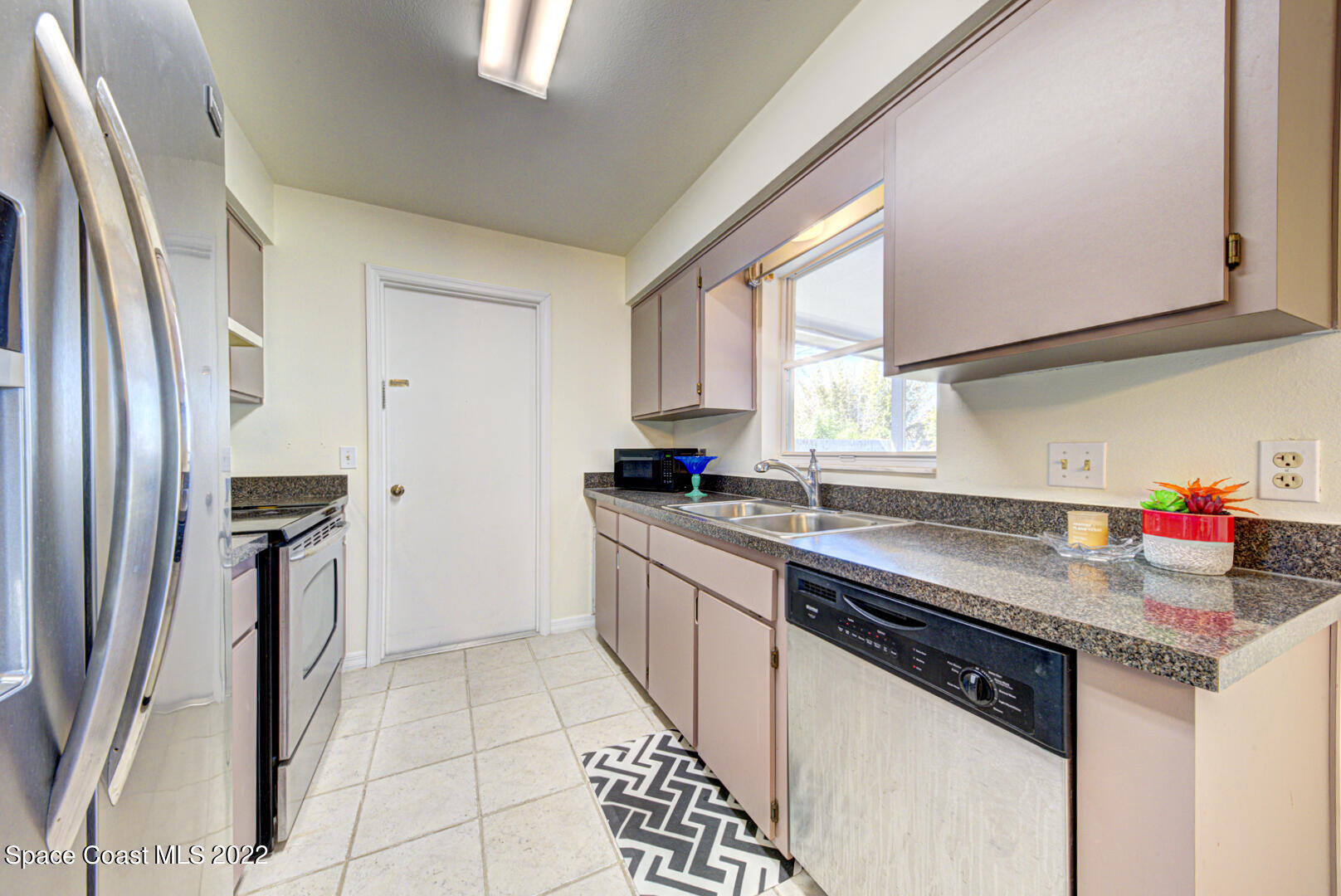 6820 Cairo Road Cocoa, FL 32927 - Photo 11 of 28 kitchen