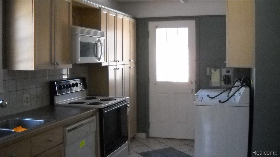 47164 Woodall Road Utica, MI 48317 - Photo 5 of 7 Woodall 47164 005
