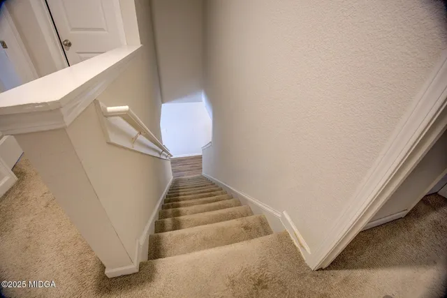 a view of entryway and hall