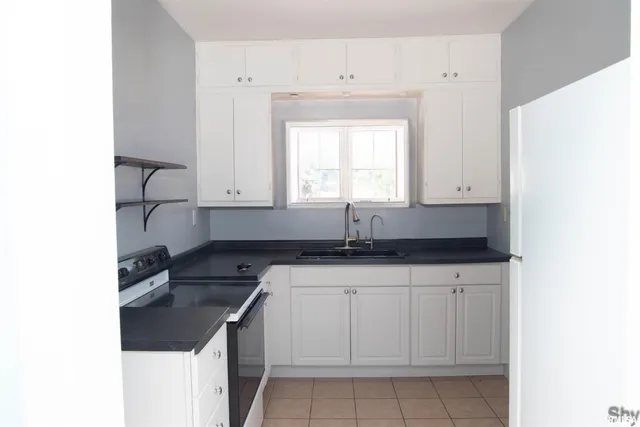 $72,900 | 221 East 1st Avenue, Monmouth, IL 61462