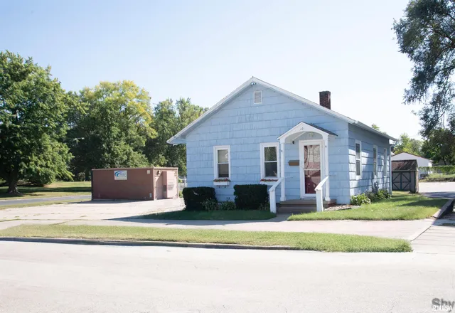 $72,900 | 221 East 1st Avenue, Monmouth, IL 61462