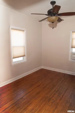 $72,900 | 221 East 1st Avenue, Monmouth, IL 61462