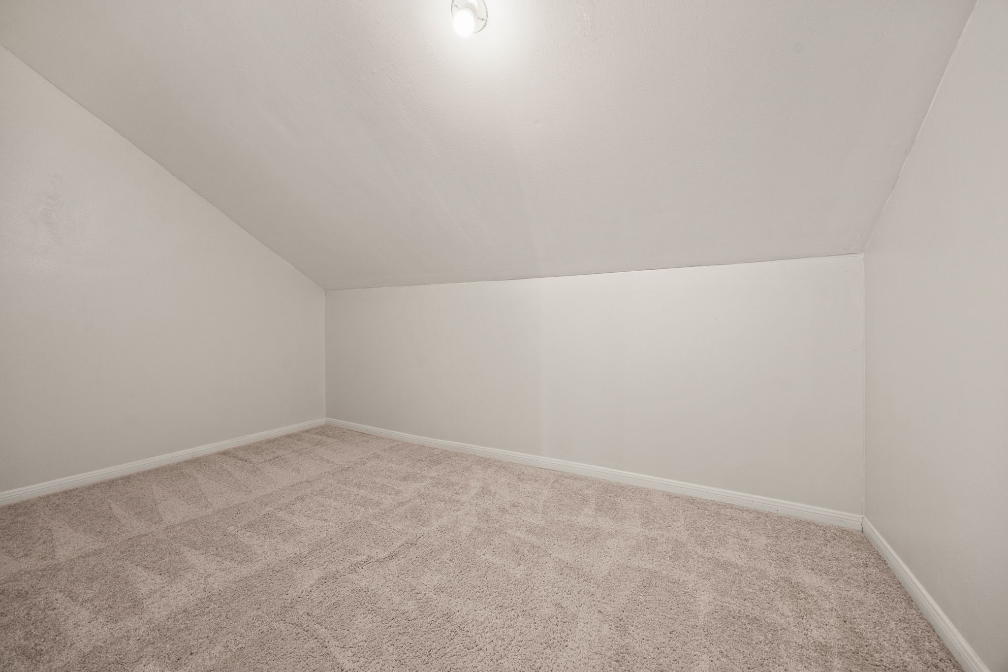 7447 Cambridge Street, Unit 117 Houston, TX 77054 - Photo 19 of 38 a view of an empty room