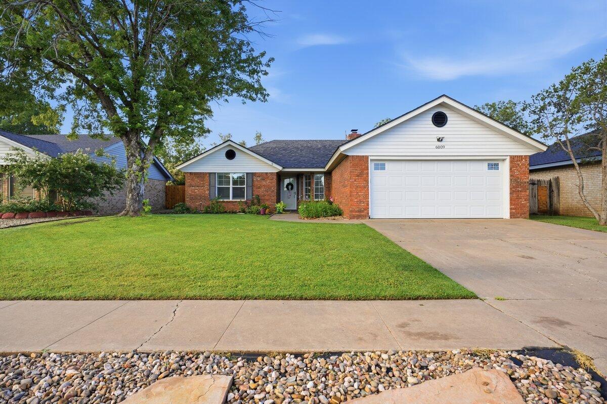 6009 72nd Street Lubbock, TX 79424 - Photo 3 of 29 6009_72nd_st_001 (1)