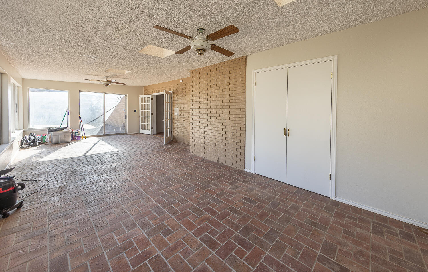 5206 70th Street Lubbock, TX 79424 - Photo 11 of 38 2L9A2432
