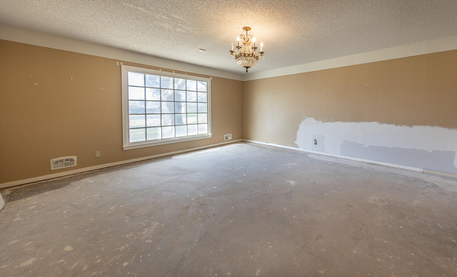 5206 70th Street Lubbock, TX 79424 - Photo 12 of 38 2L9A2437