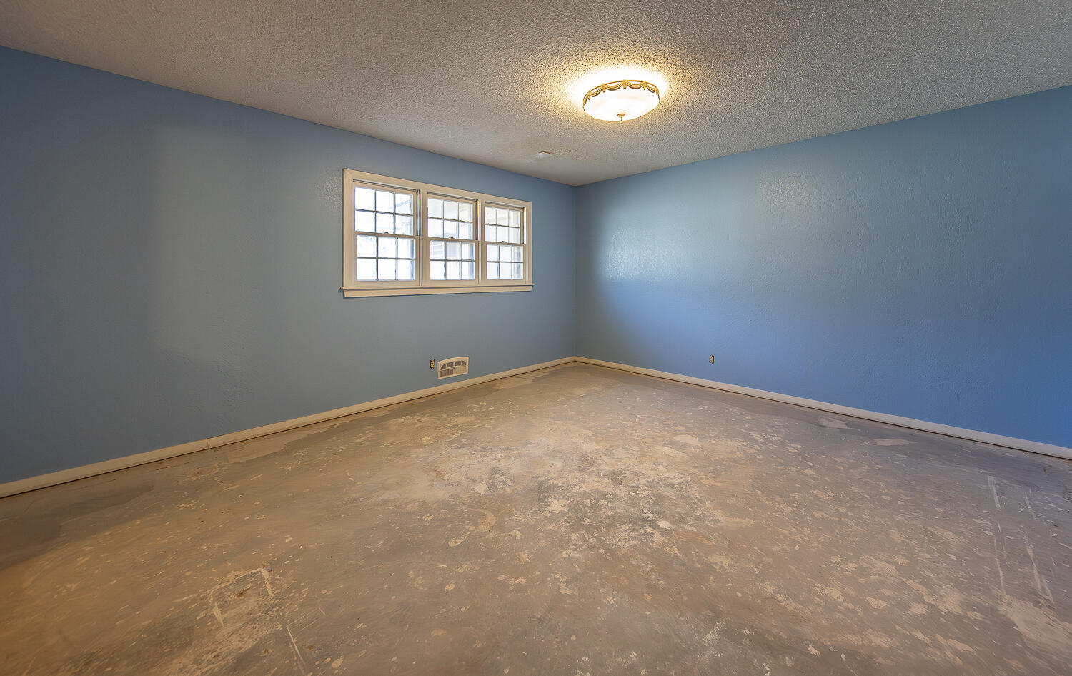 5206 70th Street Lubbock, TX 79424 - Photo 14 of 38 2L9A2451