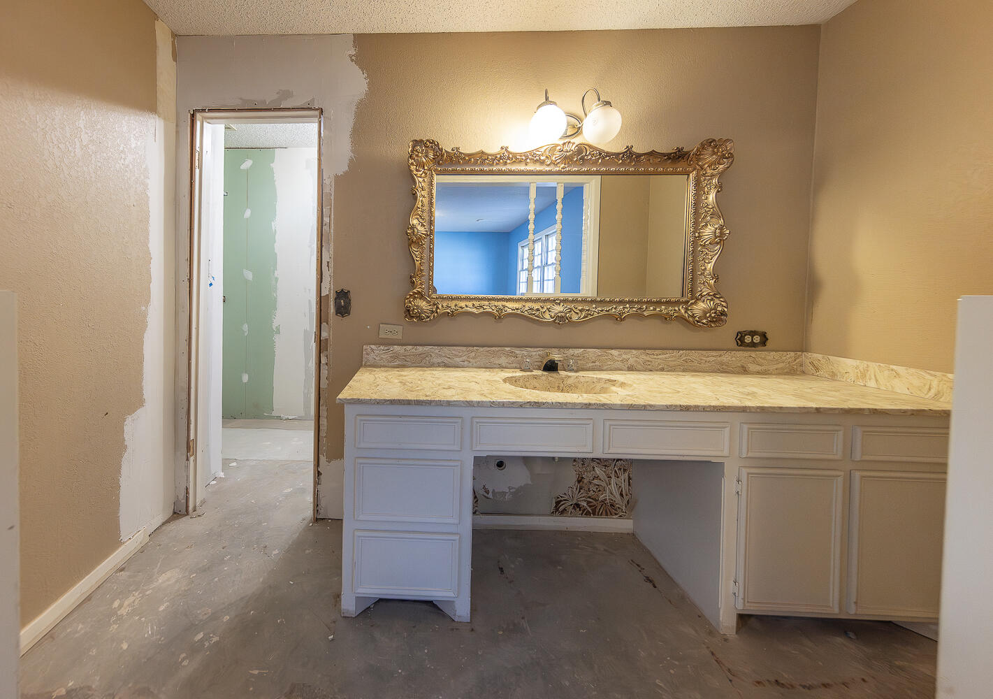 5206 70th Street Lubbock, TX 79424 - Photo 16 of 38 2L9A2466