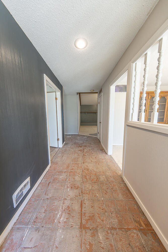 5206 70th Street Lubbock, TX 79424 - Photo 4 of 38 2L9A2357