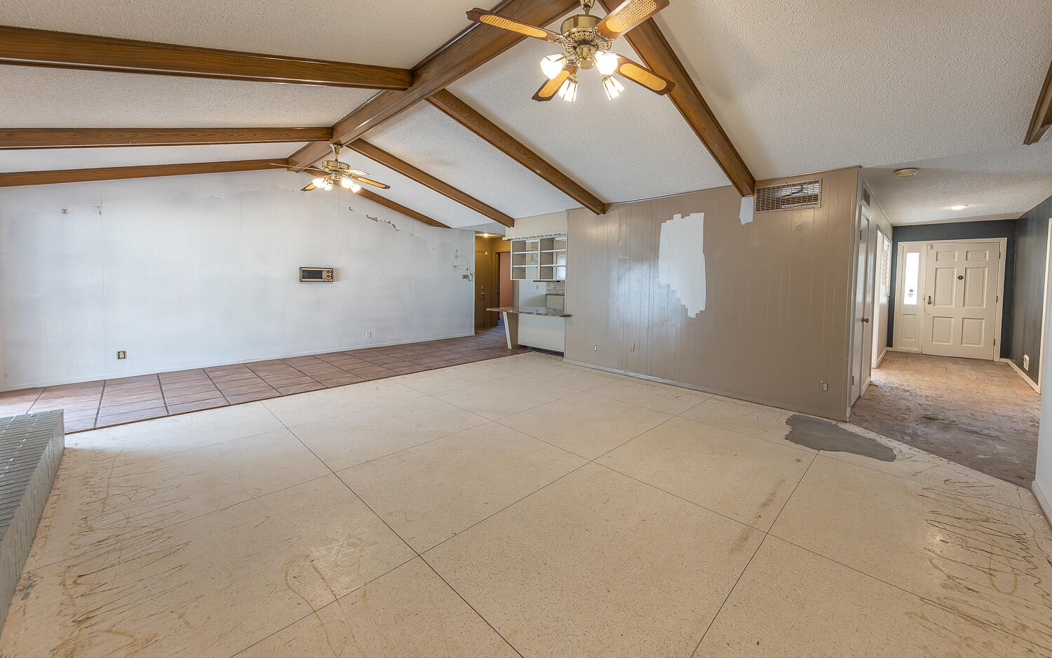 5206 70th Street Lubbock, TX 79424 - Photo 5 of 38 2L9A2370