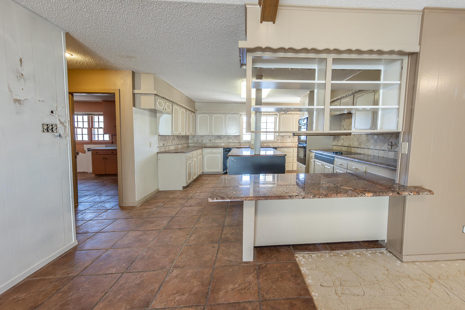 5206 70th Street Lubbock, TX 79424 - Photo 6 of 38 2L9A2389