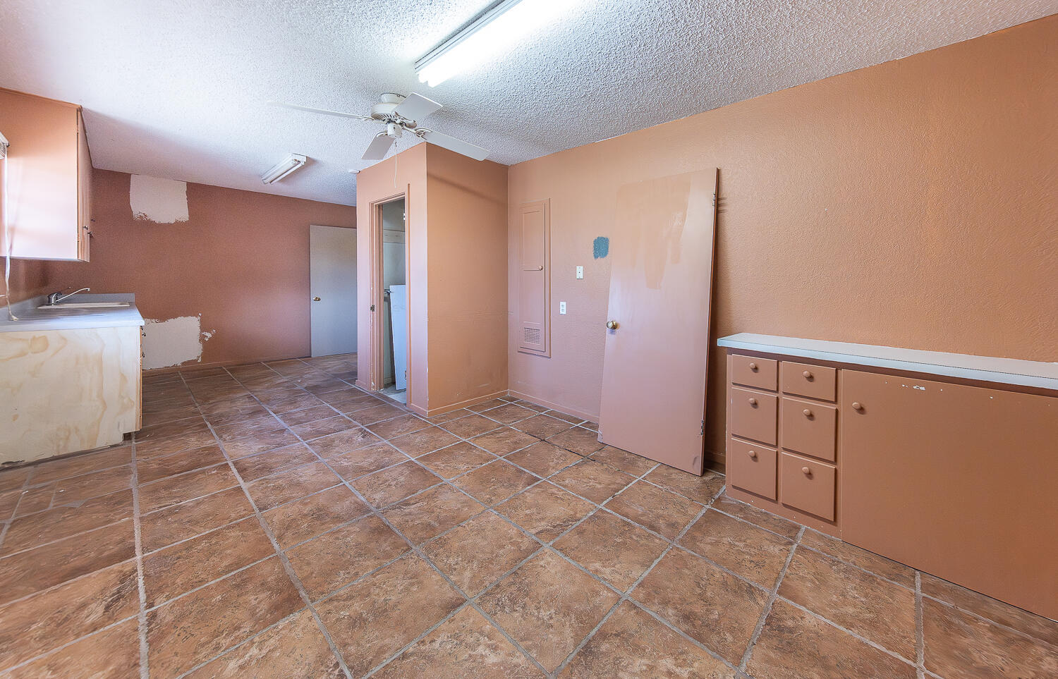 5206 70th Street Lubbock, TX 79424 - Photo 9 of 38 2L9A2423