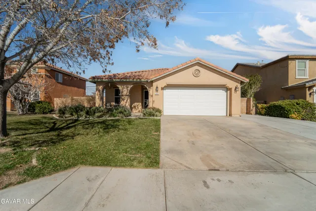 $469,999 | 3033 Via De Flores, Lancaster, CA 93535