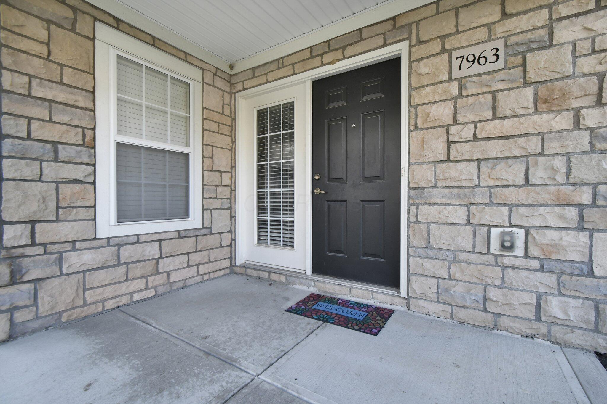 7963 Ravine Run Lane Columbus, OH 43235 - Photo 3 of 26 3-web-or-mls-7963-ravine-run-ln