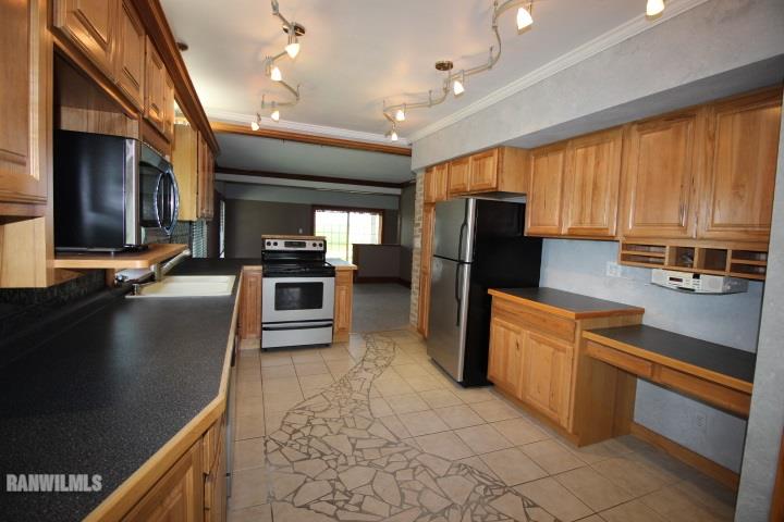 6128 South Clover Road Freeport, IL 61032 - Photo 5 of 24 Gallery Image 5