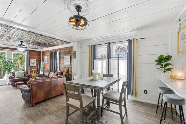 $260,000 | 805 Academy Street East, Brenham, TX 77833