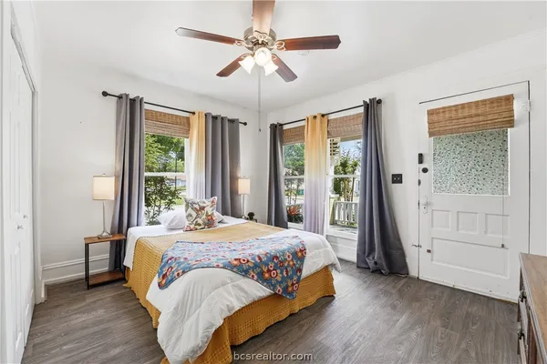 $260,000 | 805 Academy Street East, Brenham, TX 77833