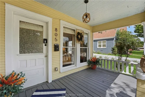 $260,000 | 805 Academy Street East, Brenham, TX 77833