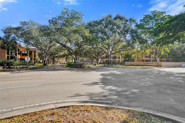 $298,000 | 15555 North Miami Lakeway, Unit 207, Miami Lakes, FL 33014