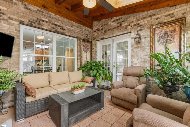 $827,500 | 8 Middleberry Court, Greer, SC 29650