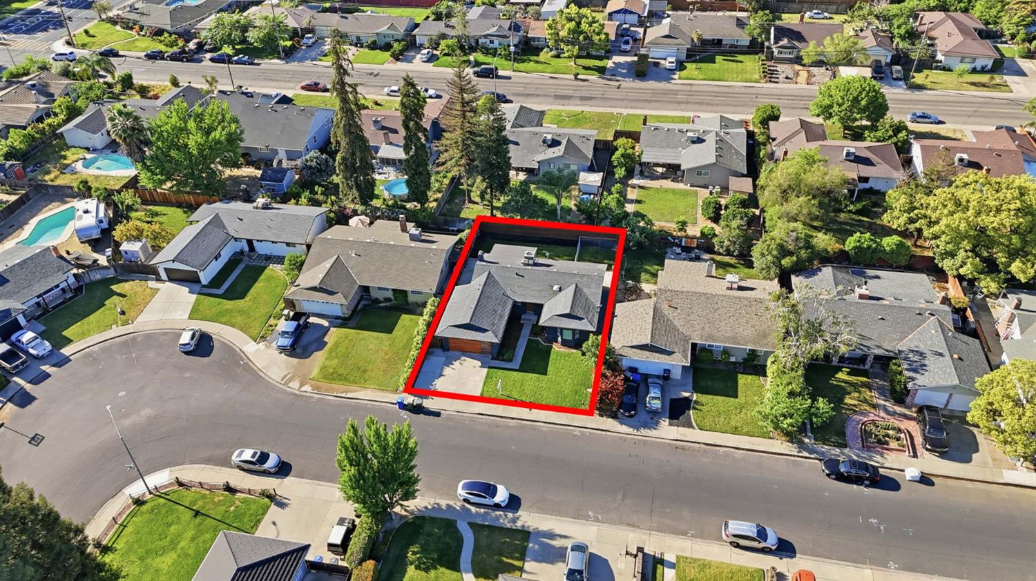 680 Sherri Way Turlock, CA 95382 - Photo 27 of 35 an aerial view of multiple house