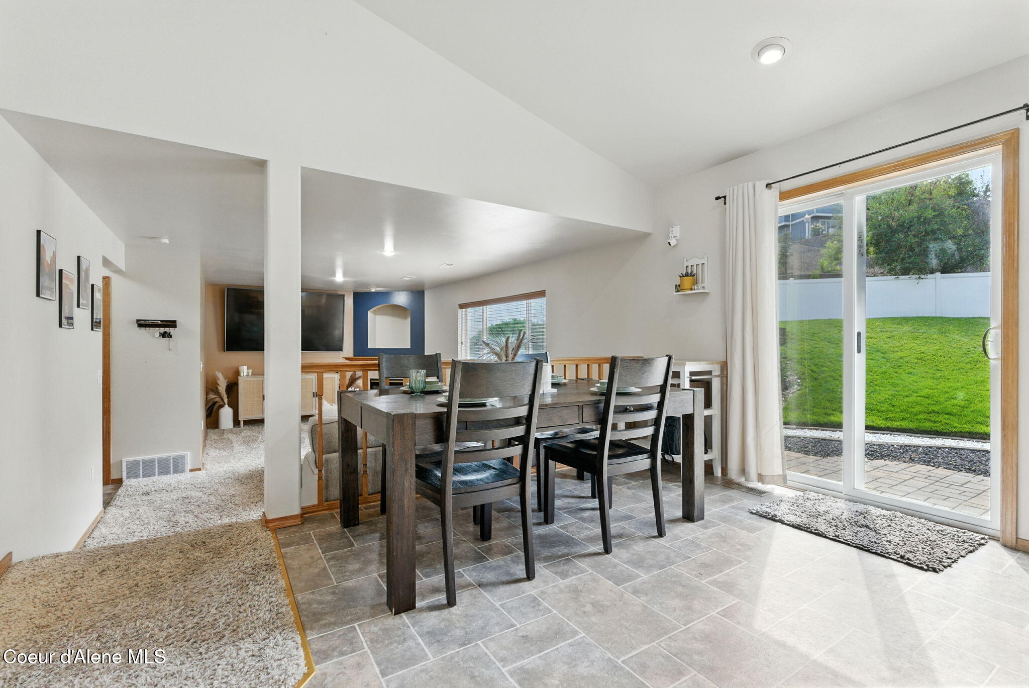 1124 South Moen Road Greenacres, WA 99016 - Photo 19 of 34 Dining Area to Family Room