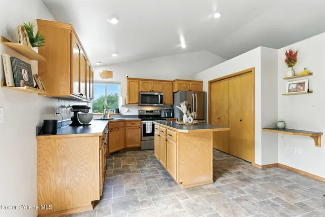 $493,500 | 1124 South Moen Road, Greenacres, WA 99016