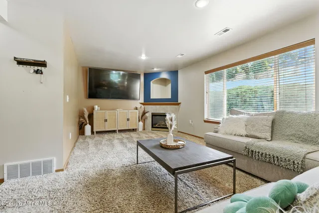 $493,500 | 1124 South Moen Road, Greenacres, WA 99016