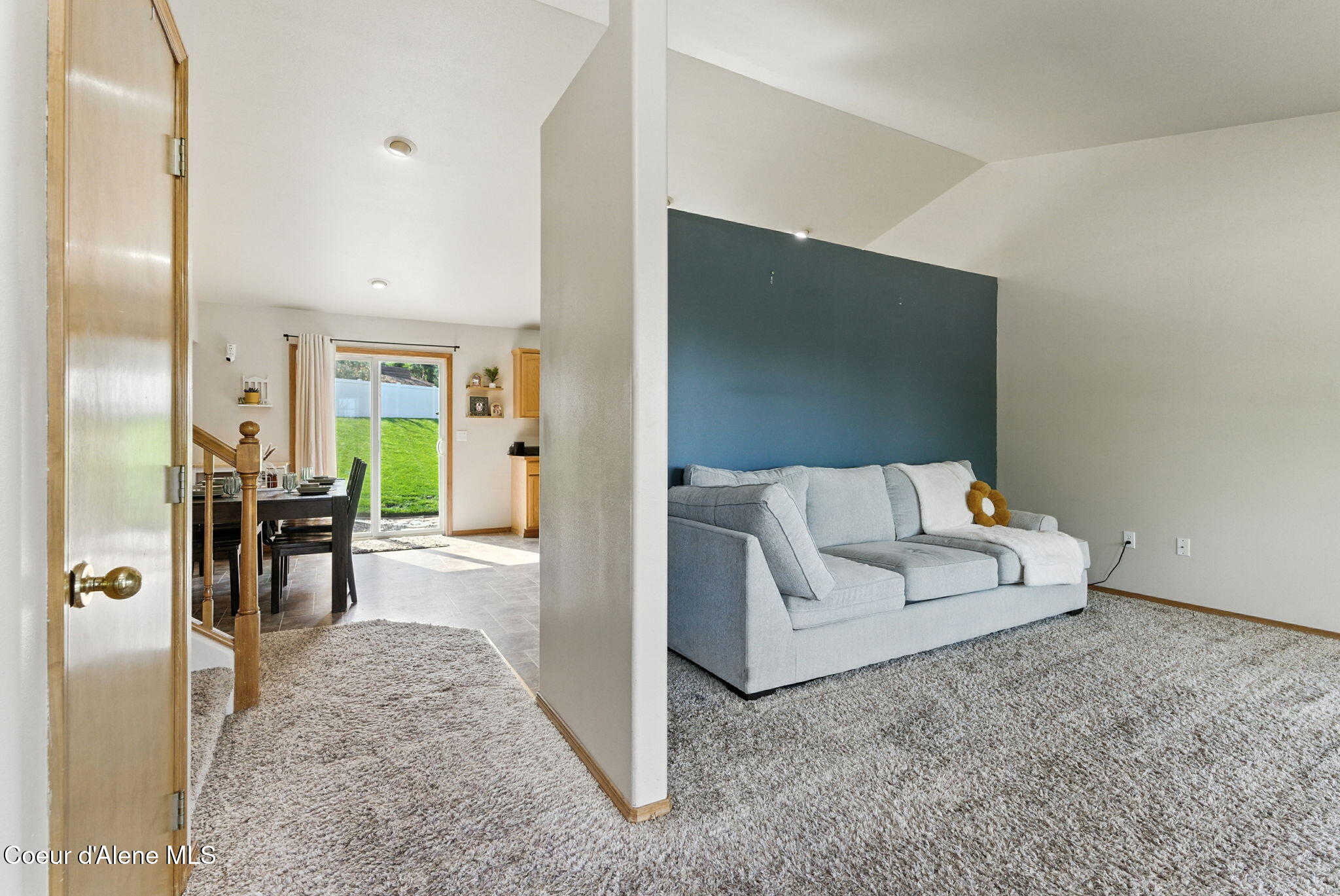 1124 South Moen Road Greenacres, WA 99016 - Photo 5 of 34 Front Room