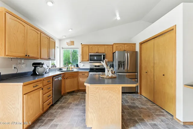 $493,500 | 1124 South Moen Road, Greenacres, WA 99016