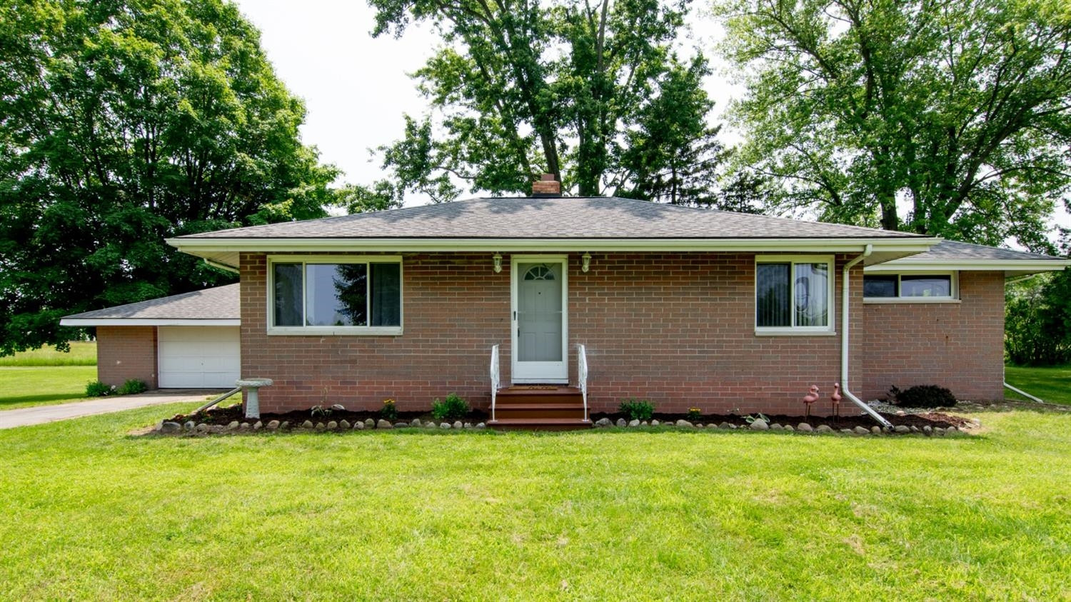 18101 West Austin Road Manchester, MI 48158 - Photo 1 of 31 Photo 1