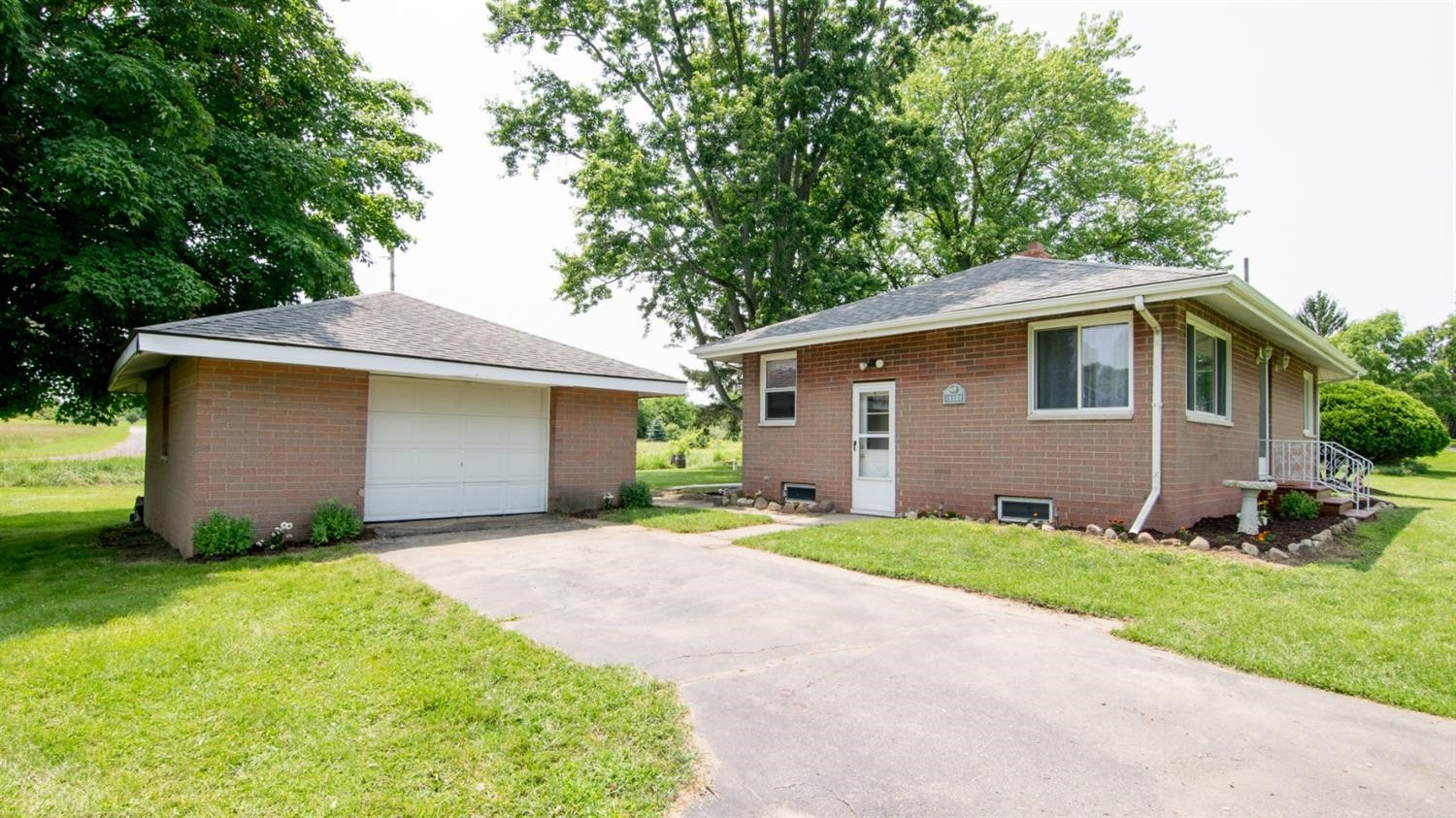 18101 West Austin Road Manchester, MI 48158 - Photo 2 of 31 Photo 2