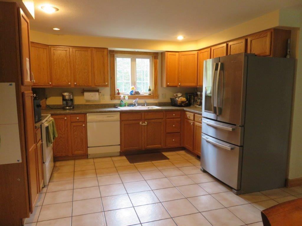 167 Railroad Avenue Springvale, ME 04083 - Photo 5 of 27 Photo
