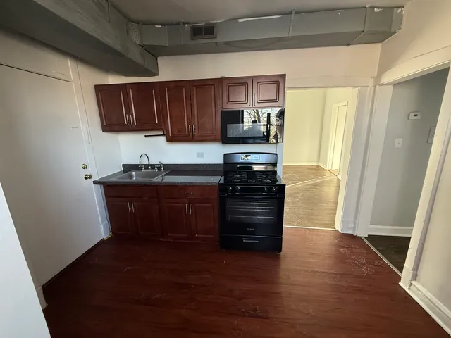 $1,550 | 1022 East Hyde Park Boulevard, Unit 3S, Chicago, IL 60615