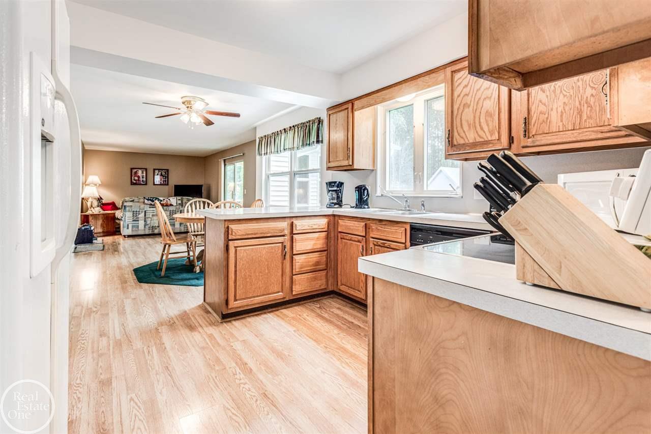 2950 Michigan Road Port Huron, MI 48060 - Photo 18 of 44 50053128-17.JPG