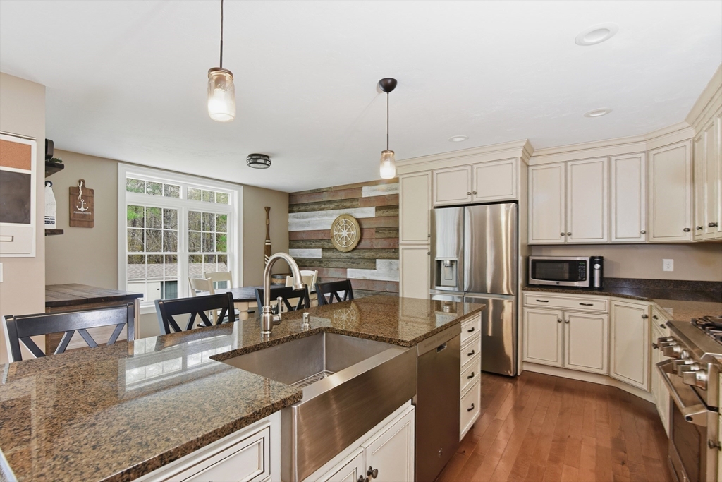 32 1/2 East Howland Road Freetown, MA 02717 - Photo 12 of 42 Gallery Image 12