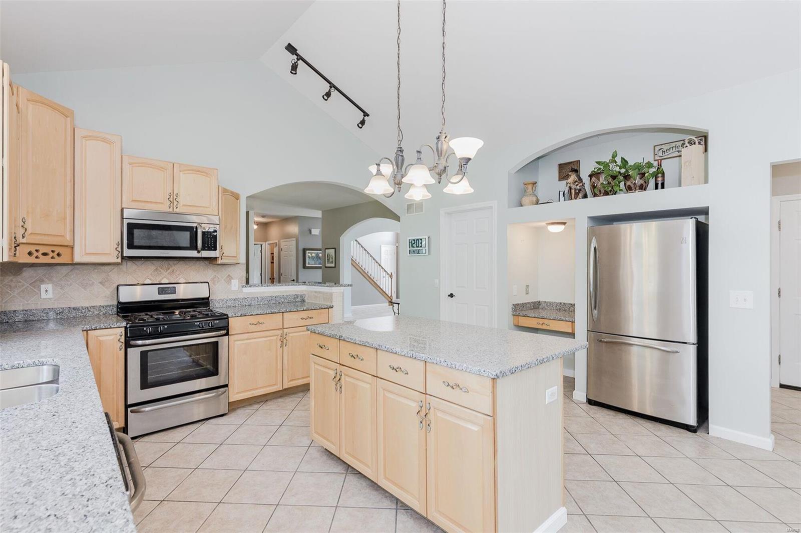 487 Pearl Ridge Court St. Charles, MO 63303 - Photo 7 of 35
