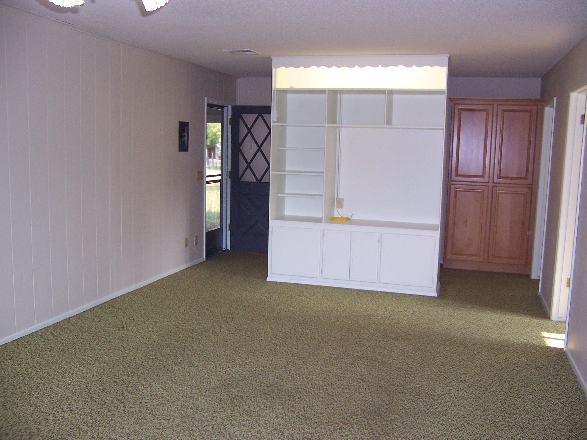 3372 Freeland Road Central Point, OR 97502 - Photo 30 of 37 2nd Family Room-Rear Entry