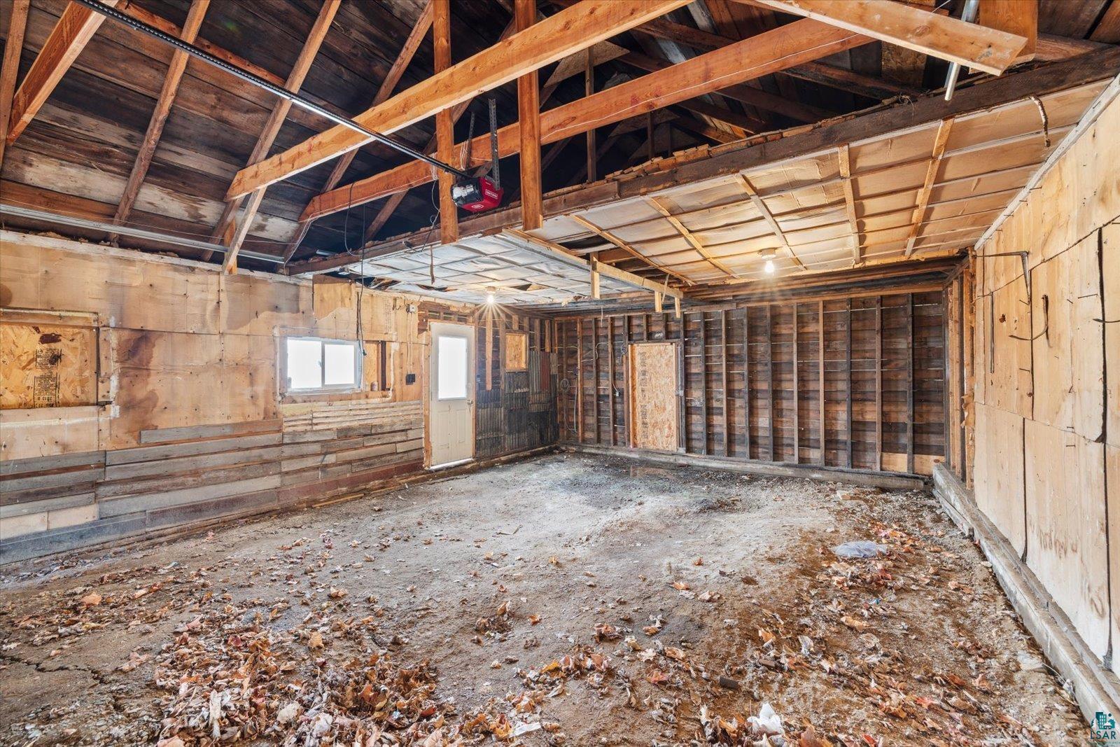 616 Summit Street Eveleth, MN 55734 - Photo 37 of 42 Miscellaneous room featuring a garage