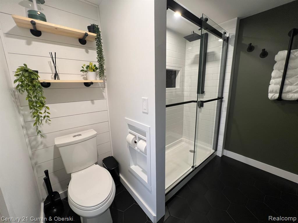 210 Center Street Fenton, MI 48430 - Photo 20 of 25 Gallery Image 20