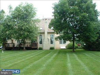 1587 Brookfield Road Newtown, PA 18940 - Photo 2 of 6 Exterior Back