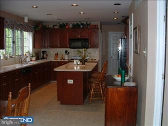 1587 Brookfield Road Newtown, PA 18940 - Photo 4 of 6 Kitchen