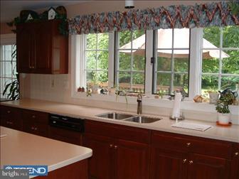 1587 Brookfield Road Newtown, PA 18940 - Photo 5 of 6 Kitchen
