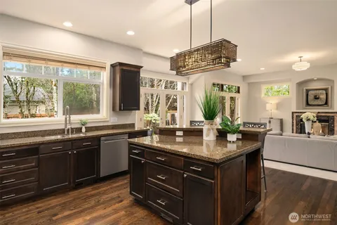 $3,493,000 | 2411 98th Avenue Northeast, Clyde Hill, WA 98004