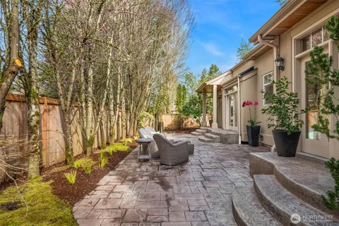 $3,493,000 | 2411 98th Avenue Northeast, Clyde Hill, WA 98004