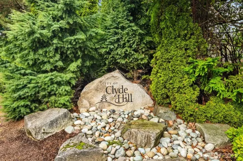 $3,493,000 | 2411 98th Avenue Northeast, Clyde Hill, WA 98004