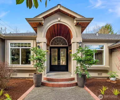$3,493,000 | 2411 98th Avenue Northeast, Clyde Hill, WA 98004