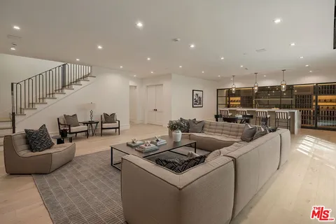$19,995,000 | 1072 Amalfi Drive, Pacific Palisades, CA 90272